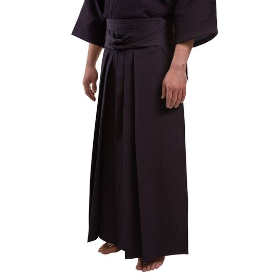 Miyabi Gokujo Hakama - Model Angle